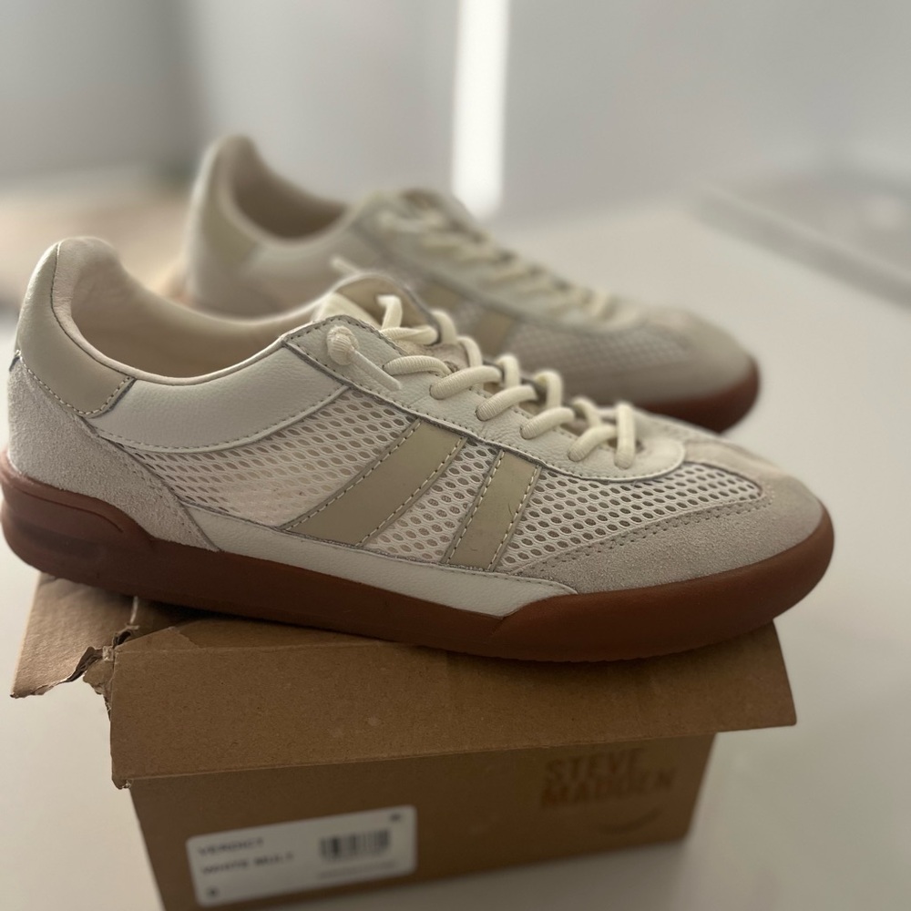 Steve Madden women’s Sneakers